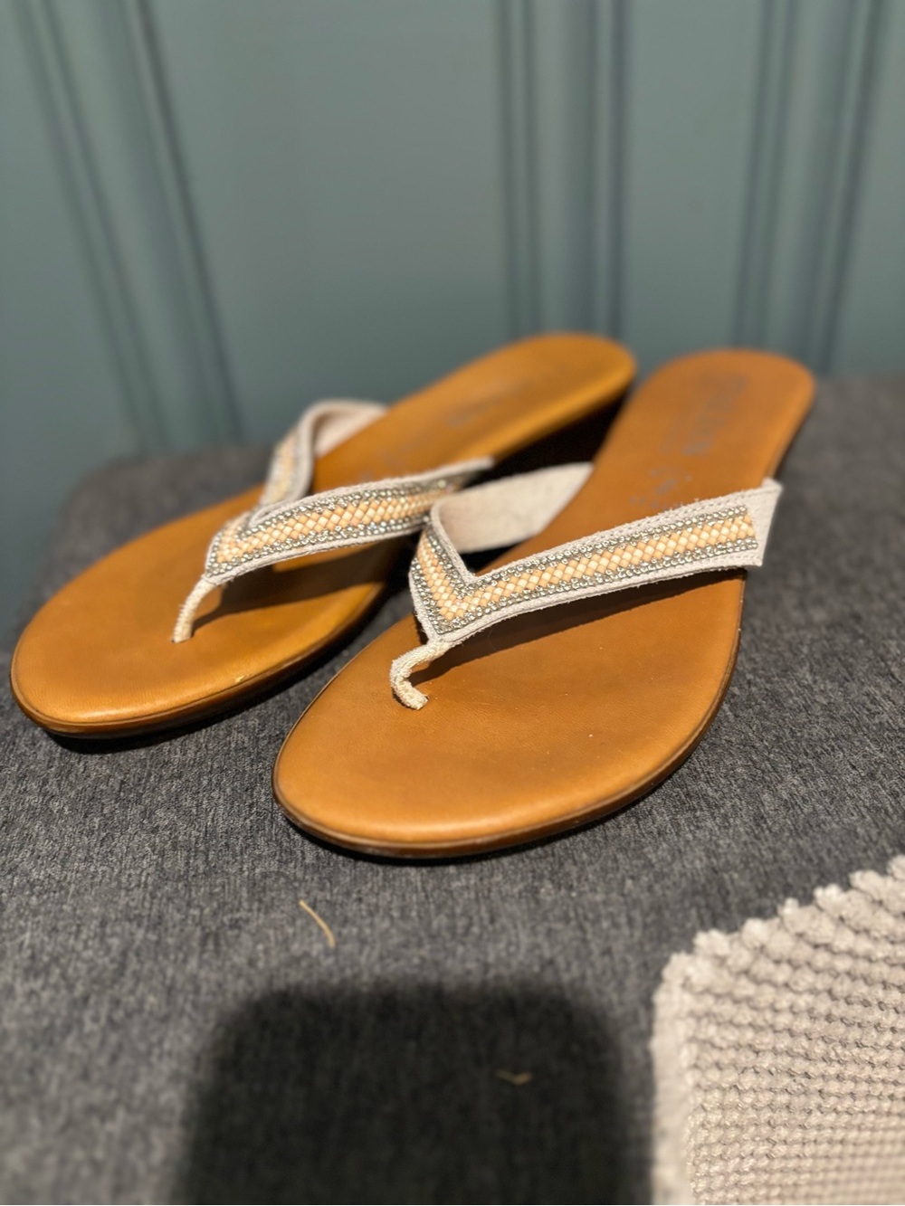 Italian Shoemakers White Beaded Strap Tan Footbed Flip Flops